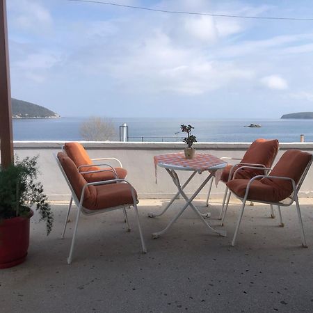 Nikos Rooms Néa Péramos Dış mekan fotoğraf