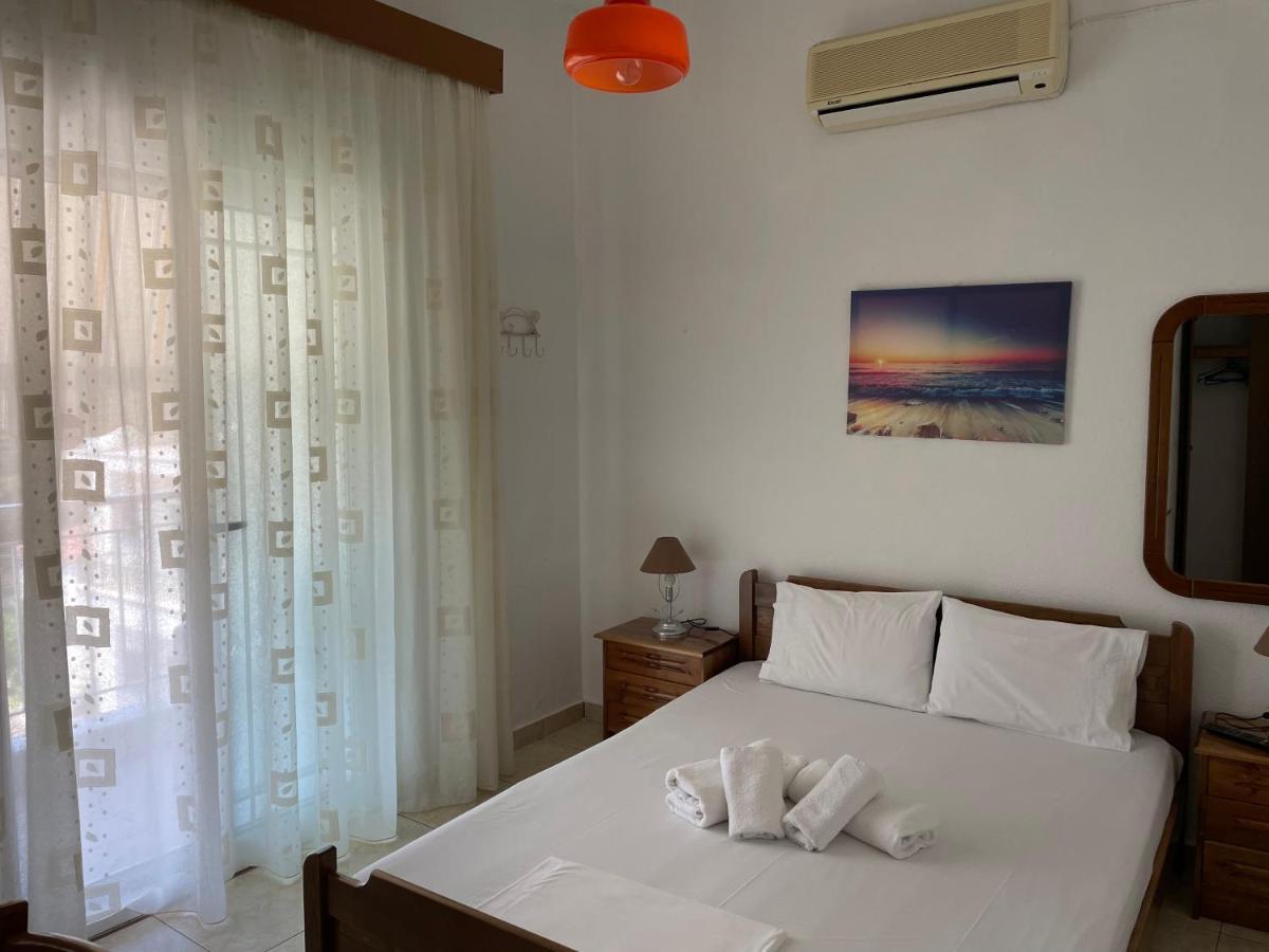 Nikos Rooms Néa Péramos Dış mekan fotoğraf