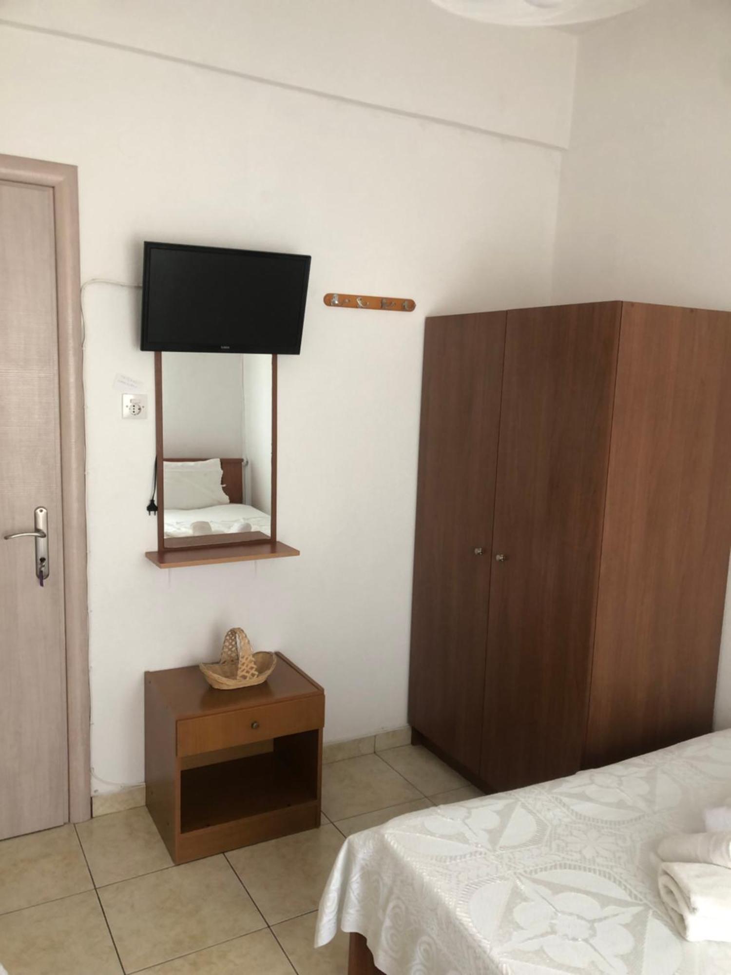 Nikos Rooms Néa Péramos Dış mekan fotoğraf