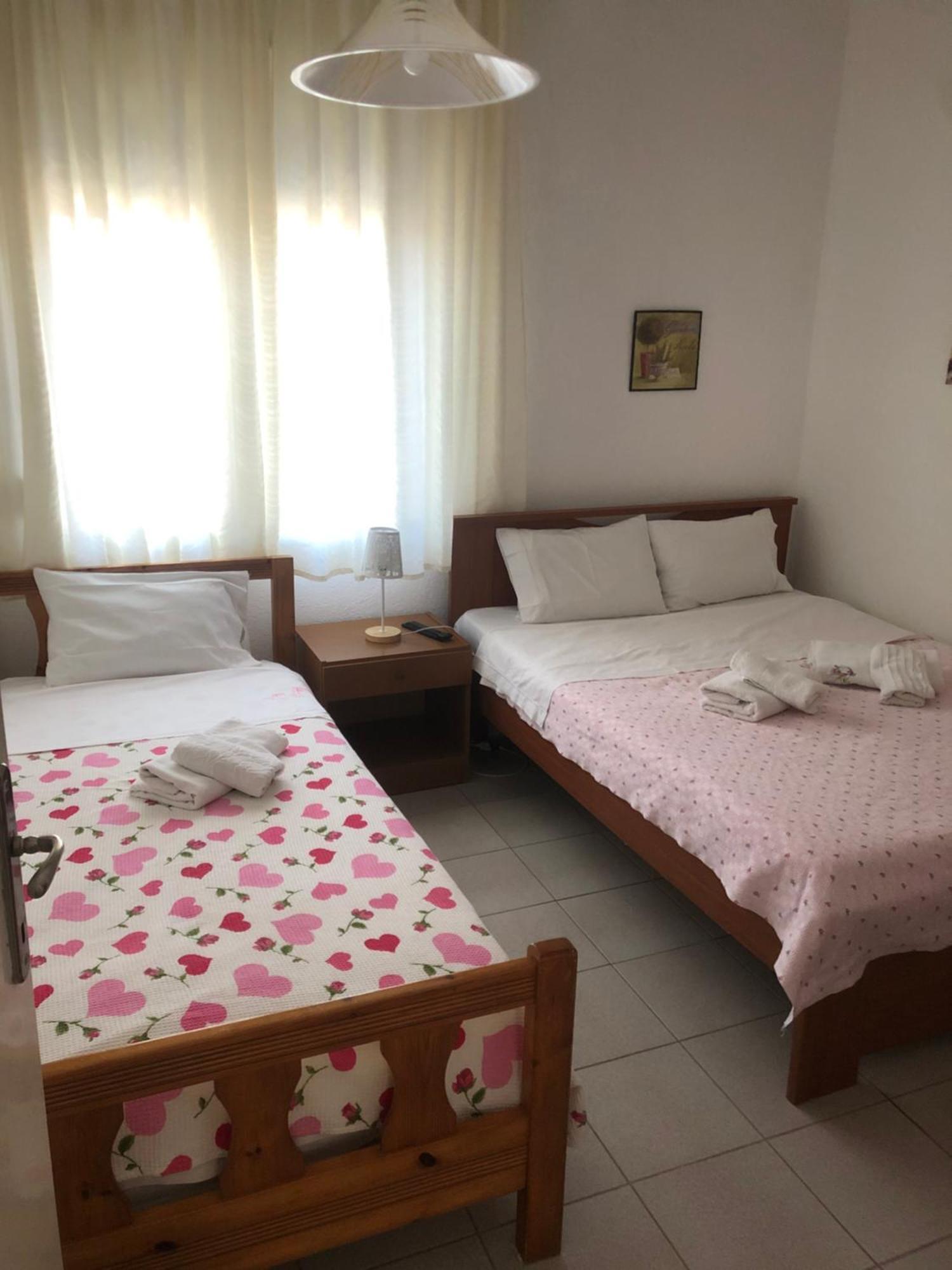 Nikos Rooms Néa Péramos Dış mekan fotoğraf